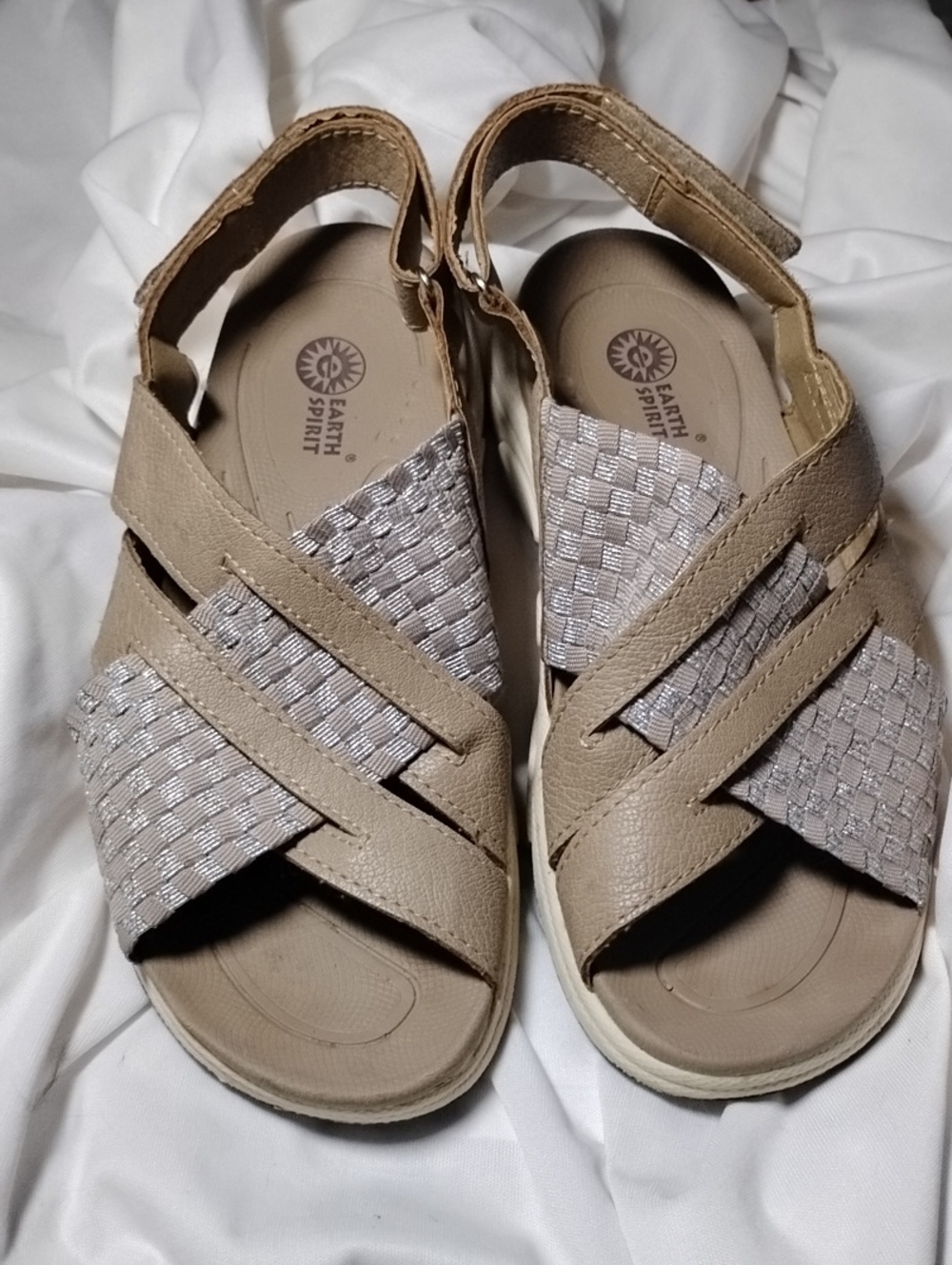 earth origins Tan/Silver Sling Back Comfort Sandals Size 6